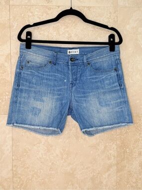ROXY Denim Shorts Size 26 Light Wash Cutoff Frayed Hem Casual Summer